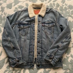 Levi’s oversized women’s fur lined jacket